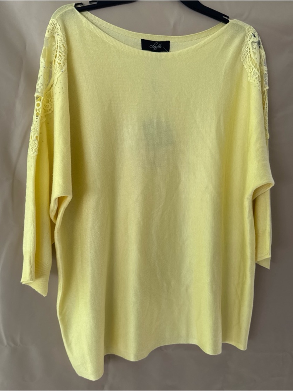 Lightweight Lace-Shoulder blouse in Pale Yellow